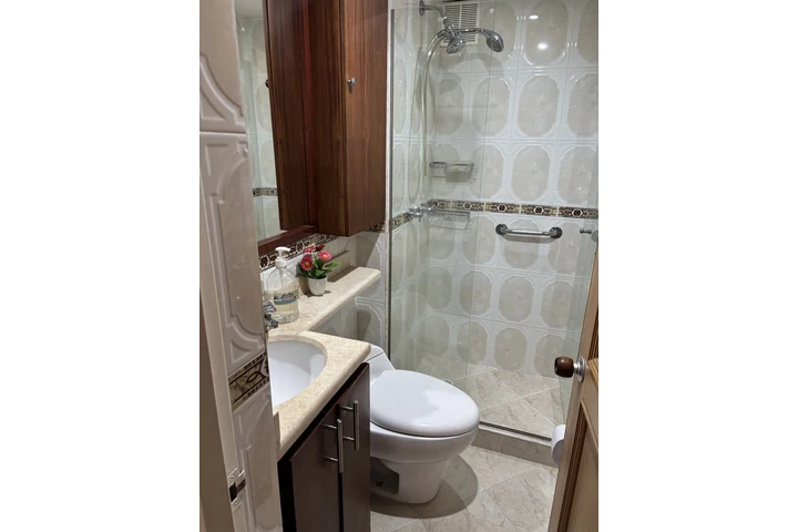 $800000 : ARRIENDO HABITACION CABALLERO image 4