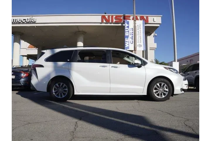 $33948 : Toyota Sienna 2022 XLE 8-Pas image 3
