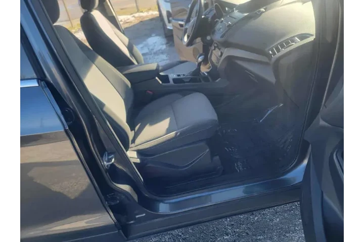 $9500 : 2018 Escape SE image 9