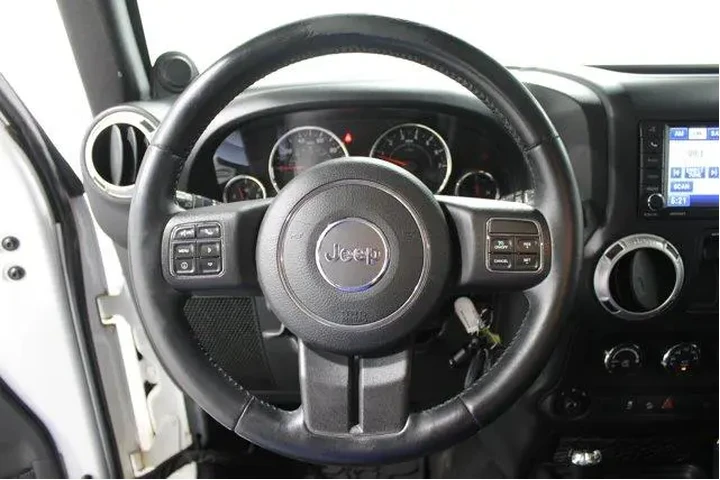 $16985 : Jeep Wrangler 2012 4x4 Rubic image 9