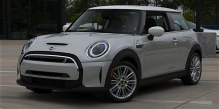 Used 2022 Hardtop Cooper SE f image 1