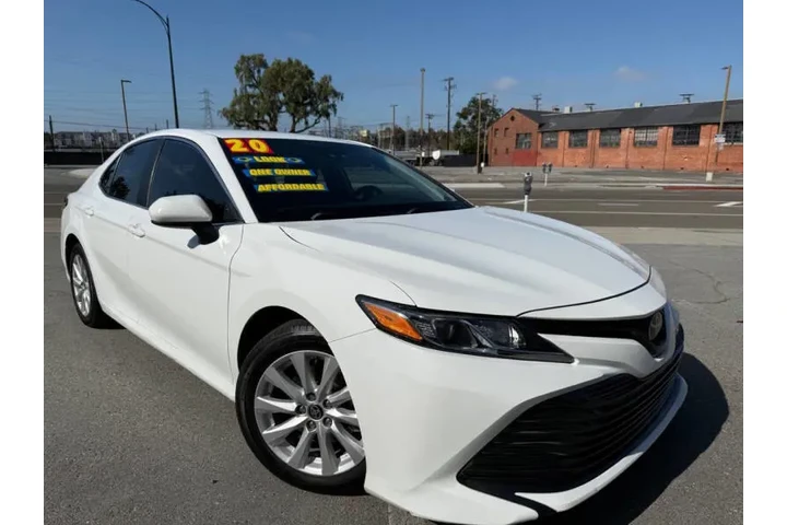 2020 Camry LE image 2
