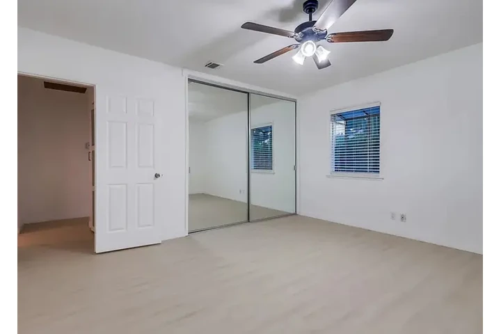 $2550 : Beautiful 3Bedroom House in LA image 3
