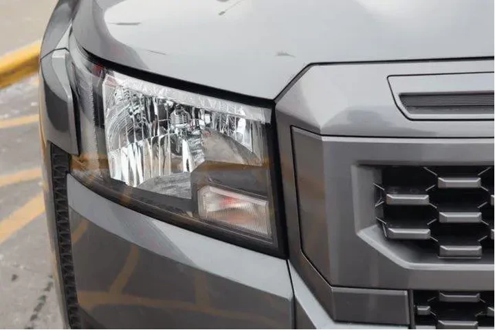 $31988 : Nissan Frontier 2025 4x4 SV image 8