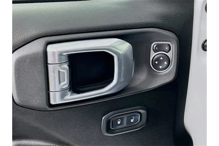 $34975 : Jeep Wrangler Unlimited 2021 image 9