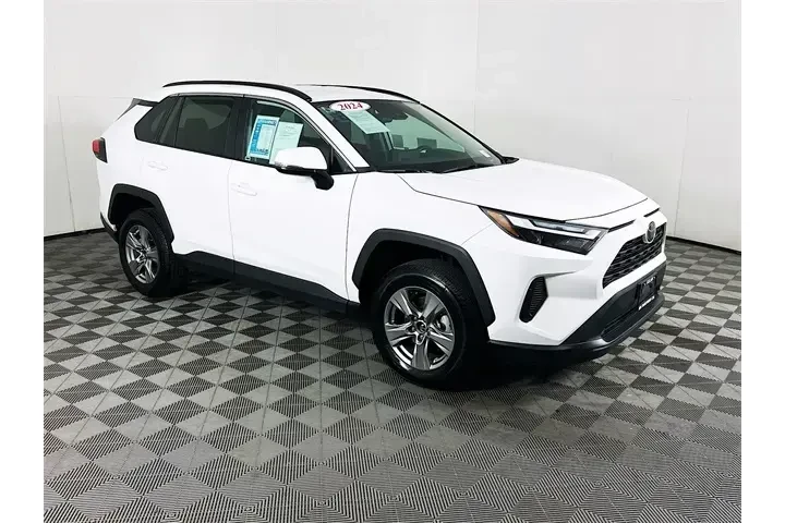 $28400 : Toyota RAV4 2024 AWD XLE 4dr image 1