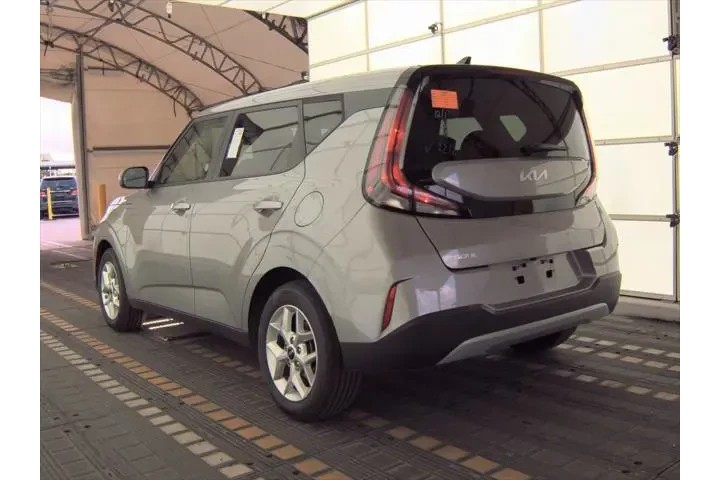 $16432 : Kia Soul 2024 S 4dr Crossove image 6