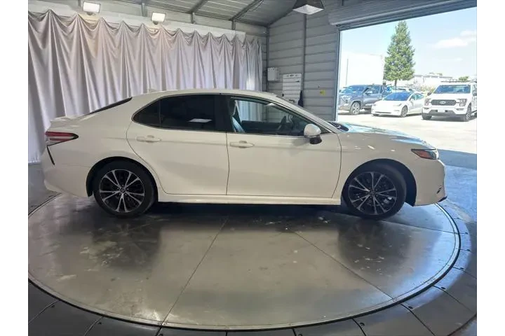 $15999 : Toyota Camry 2019 SE 4dr Sed image 3