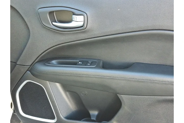 $17495 : Jeep Compass 2021 4x4 Altitu image 10