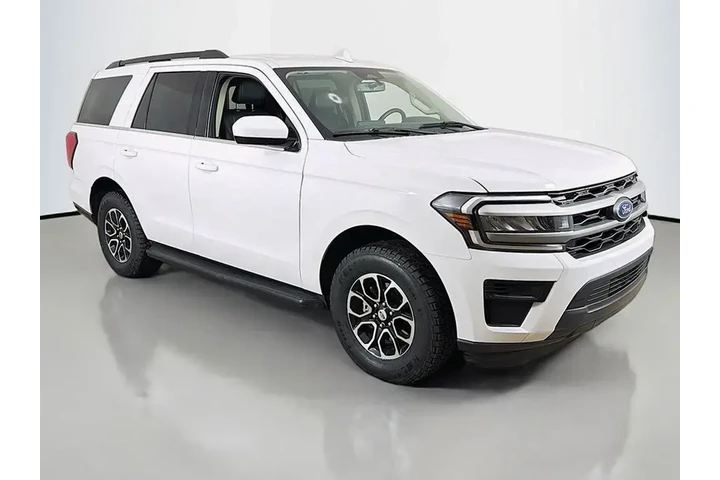 $39999 : Ford Expedition 2024 4x4 XLT image 2