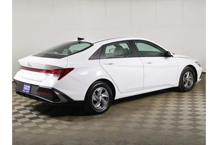 $18890 : Hyundai ELANTRA 2025 SE 4dr image 9