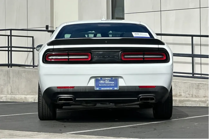 $24900 : Dodge Challenger 2023 SXT 2d image 4