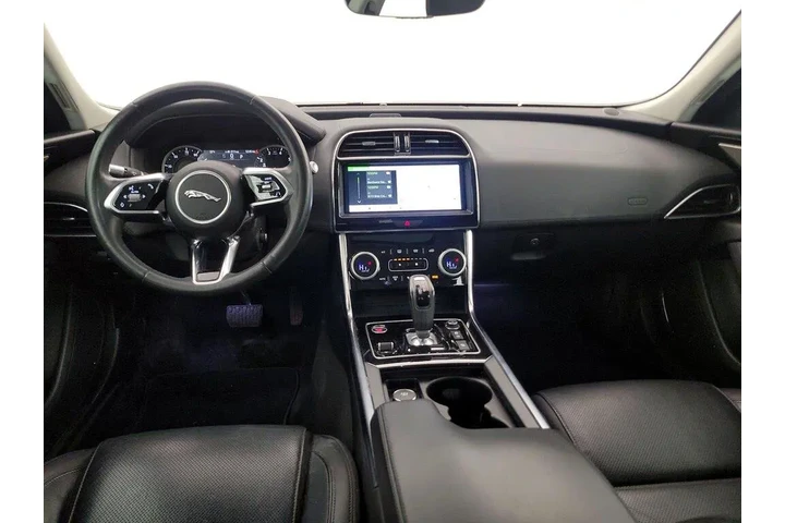 $23998 : Jaguar XE 2020 P250 S 4dr Se image 9