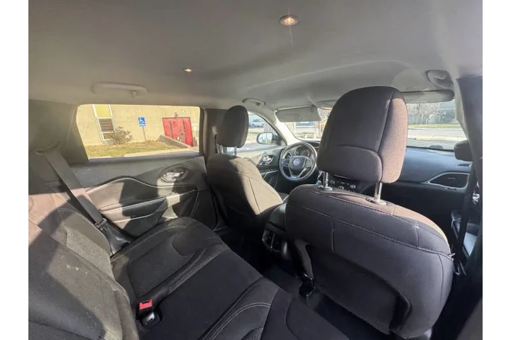 $8999 : 2020 Cherokee Latitude image 10