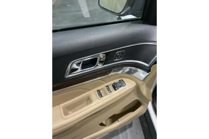 $16990 : Ford Explorer 2017 Limited 4 image 5