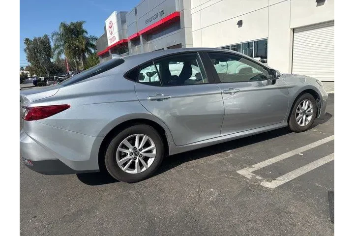 $27888 : Toyota Camry 2025 SE 4dr Sed image 6