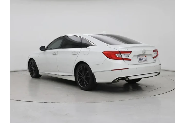 $18998 : Honda Accord 2018 Touring 4d image 2