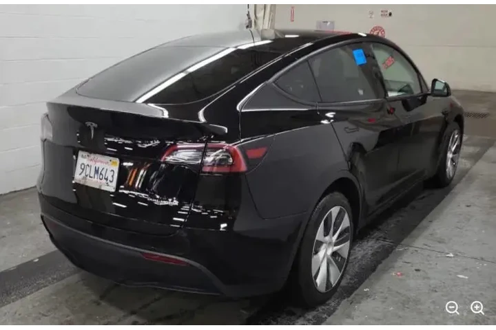 $27499 : 2022 Model Y Long Range image 5