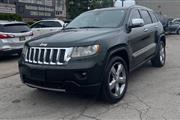 $7900 : 2011 Grand Cherokee Overland thumbnail