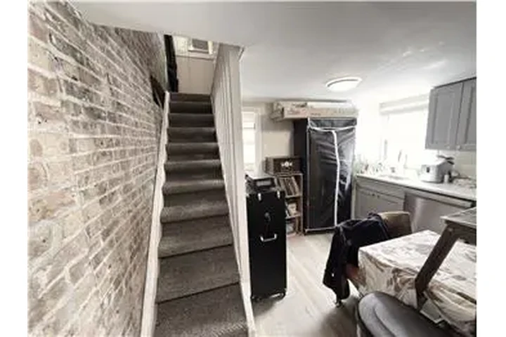 $1650 : Rental property with 0 bedro image 9