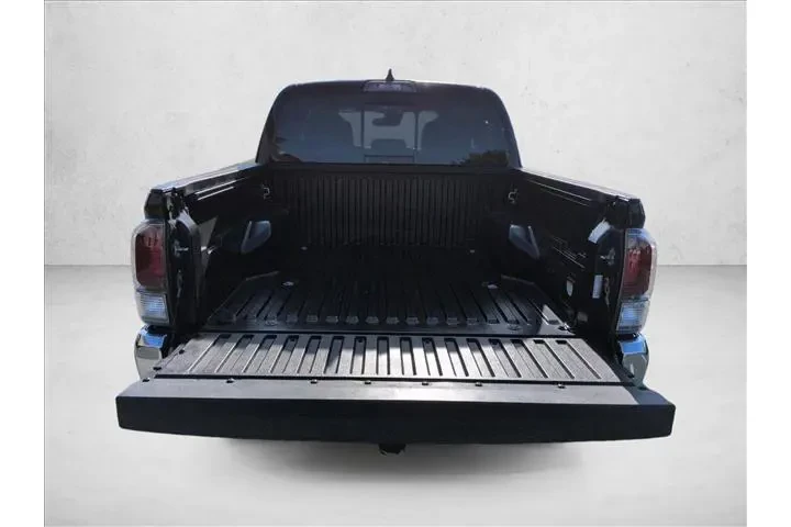 $39736 : Toyota Tacoma 2023 4x4 Trail image 6