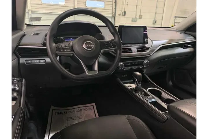 $22989 : Nissan Altima 2023 2.5 SV 4d image 4