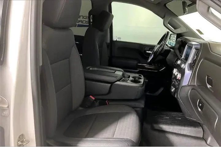 $28037 : GMC Sierra 1500 2019 4x2 SLE image 6