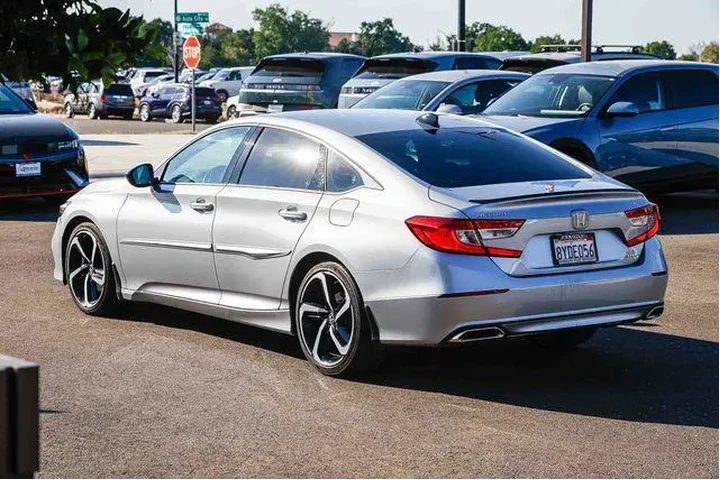 $25991 : Honda Accord 2021 Sport 4dr image 2