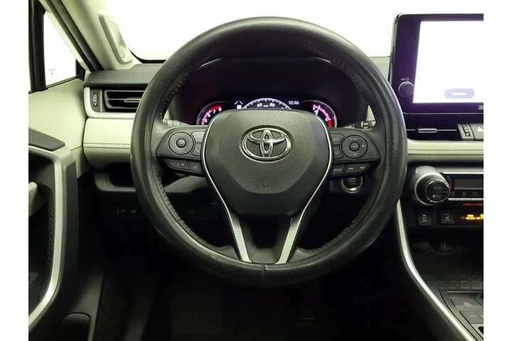 $30998 : Toyota RAV4 2023 XLE Premium image 10