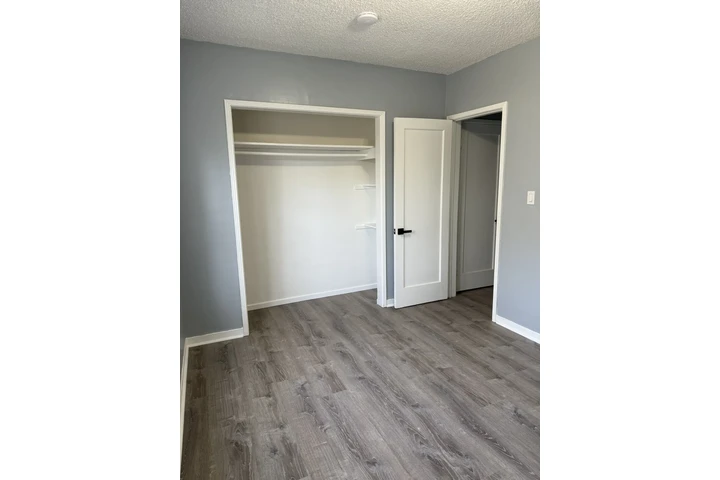 $2295 : Casa Recientemente Remodelada image 7