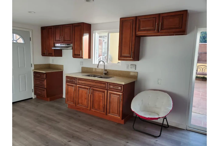 $2290 : Apartamento en Paramount image 4
