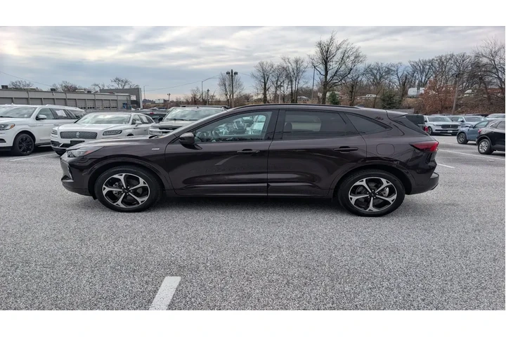 $28000 : Ford Escape 2023 AWD ST-Line image 3