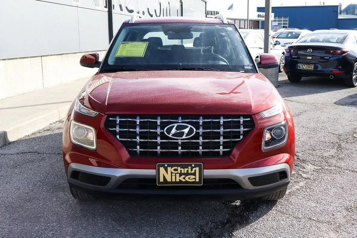 $18688 : 2025 Venue SEL IVT image 2