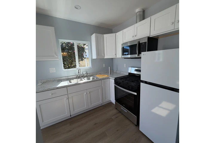 $2000 : Se renta apartamento image 2