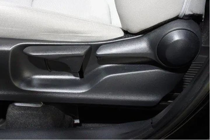 $25698 : Toyota Corolla Cross 2023 AW image 4