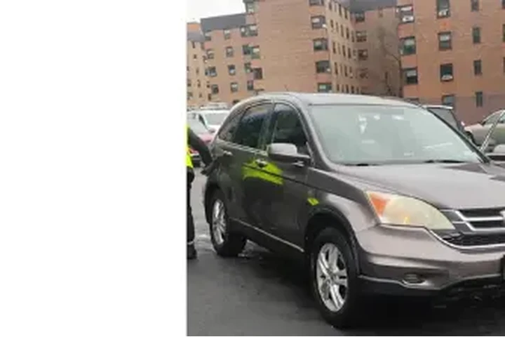 $4500 : Honda SRV 2010 image 4