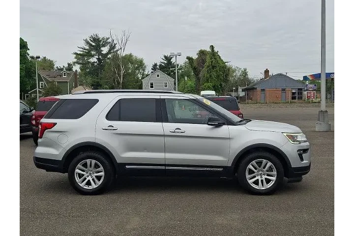 $19398 : Ford Explorer 2018 AWD XLT 4 image 7