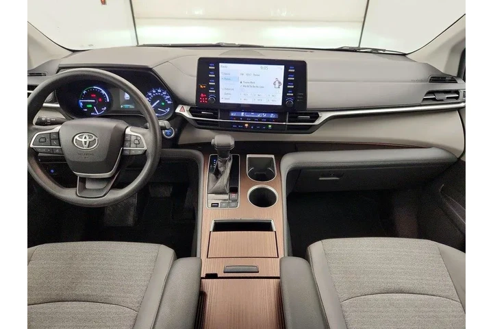 $31998 : Toyota Sienna 2021 LE 8-Pass image 9