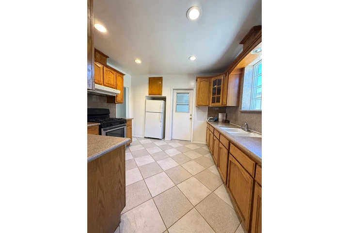 $3399 : Casa en Renta en South Gate image 8