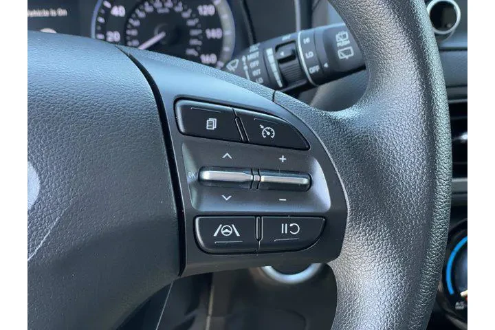 $17995 : Hyundai KONA 2023 AWD SEL 4d image 9