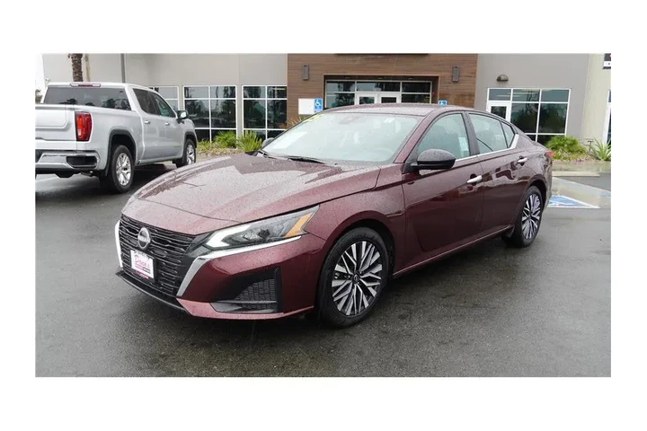 $22184 : 2025 Altima SV image 2