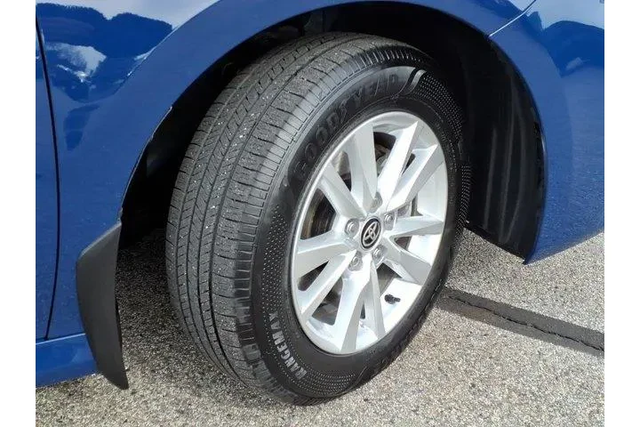 $29950 : Toyota Camry 2025 AWD SE 4dr image 4