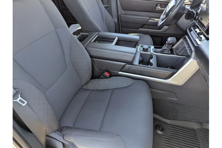 Toyota Tundra 2024 4x4 SR5 4 image 10