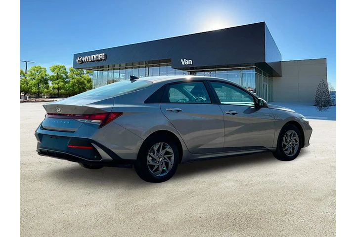 $16999 : Hyundai ELANTRA 2024 SEL 4dr image 8