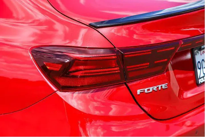 $21992 : Kia Forte 2023 GT 4dr Sedan image 10