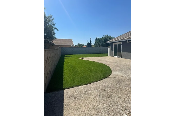 $1500 : Rialto- Available image 3