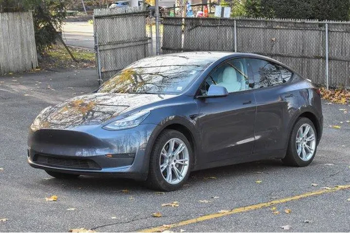 $20995 : Tesla Model Y 2021 AWD Long image 2