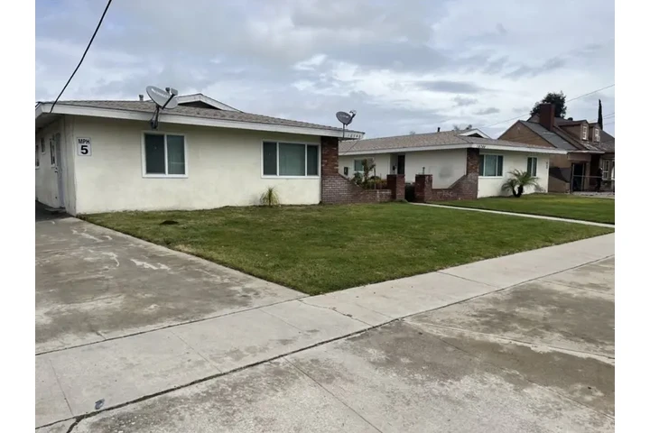 $1950 : Fontana 2BD Apartment for Rent image 3