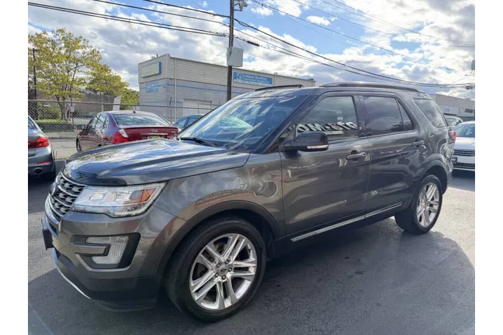 $7699 : 2017 Explorer XLT image 6