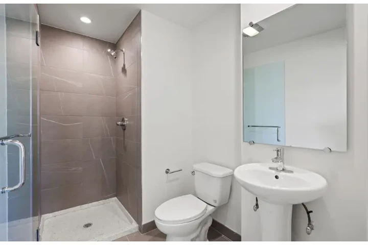 $2687 : 2bed apartment in LA image 8